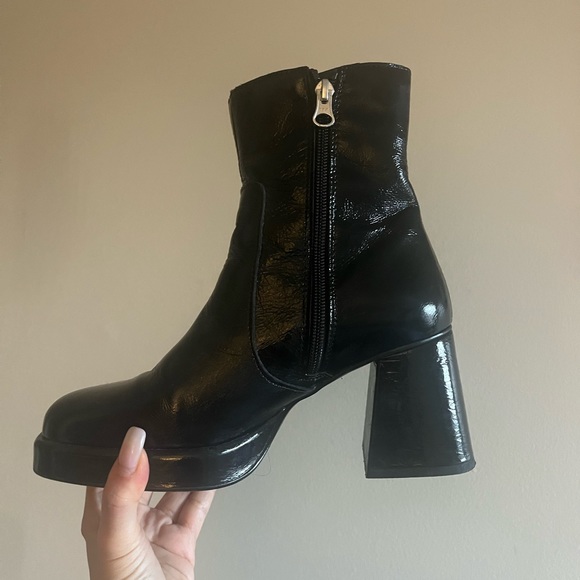 L’intervalle black leather heeled platform ankle boots - Picture 2 of 5